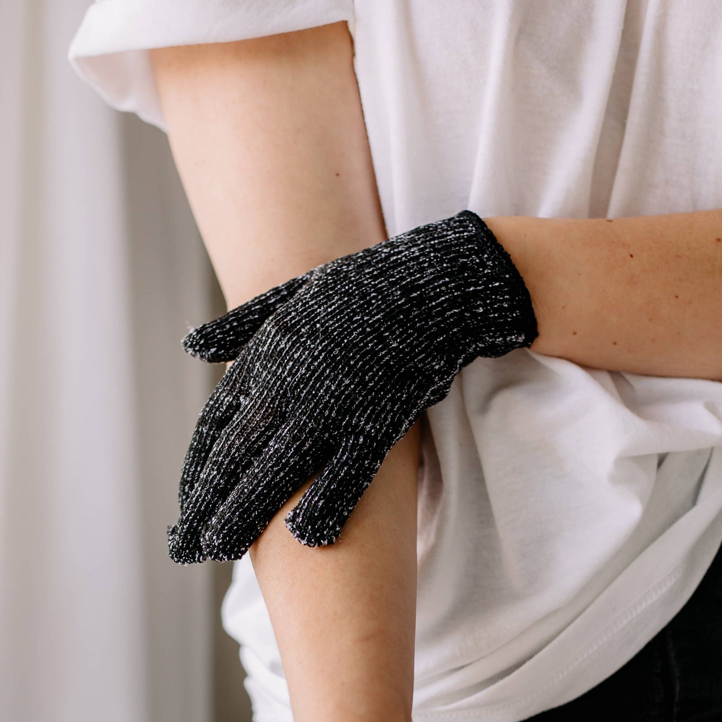 Croll & Denecke - Exfoliating Massage Glove with Bamboo Charcoal Spa Exfoliating